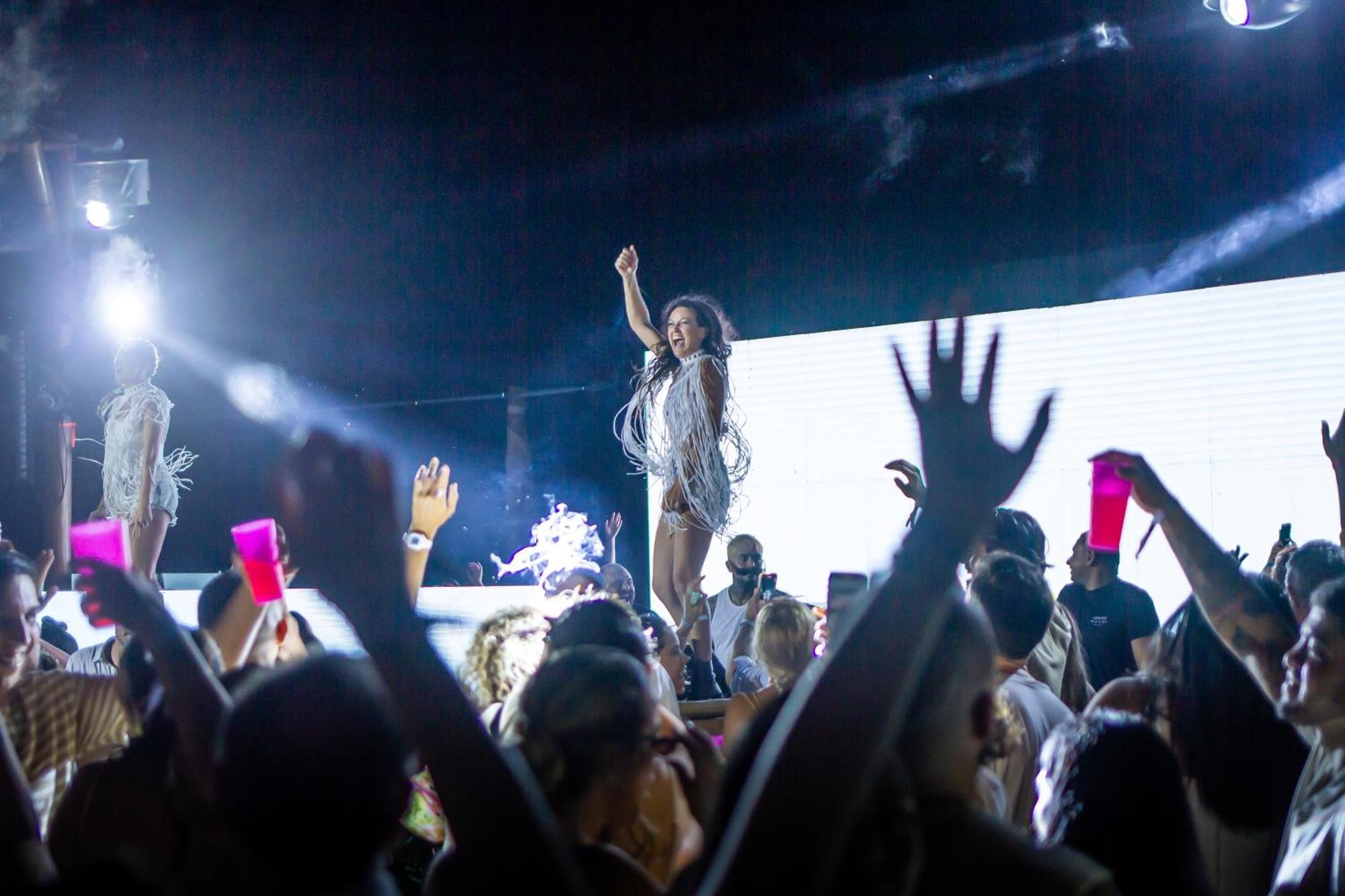 Café Jeri Hotel Jijoca de Jericoacoara Buitenkant foto Rihanna performing "Work" at the 2016 Coachella Valley Music and Arts Festival